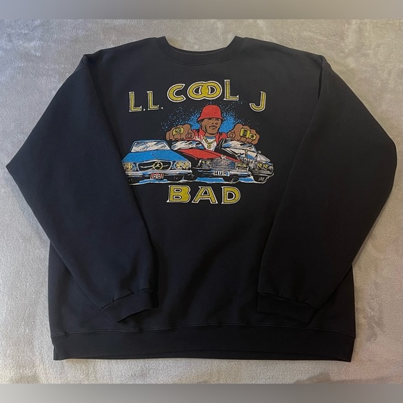 Graphic Sweatshirt - Picture 1 of 3